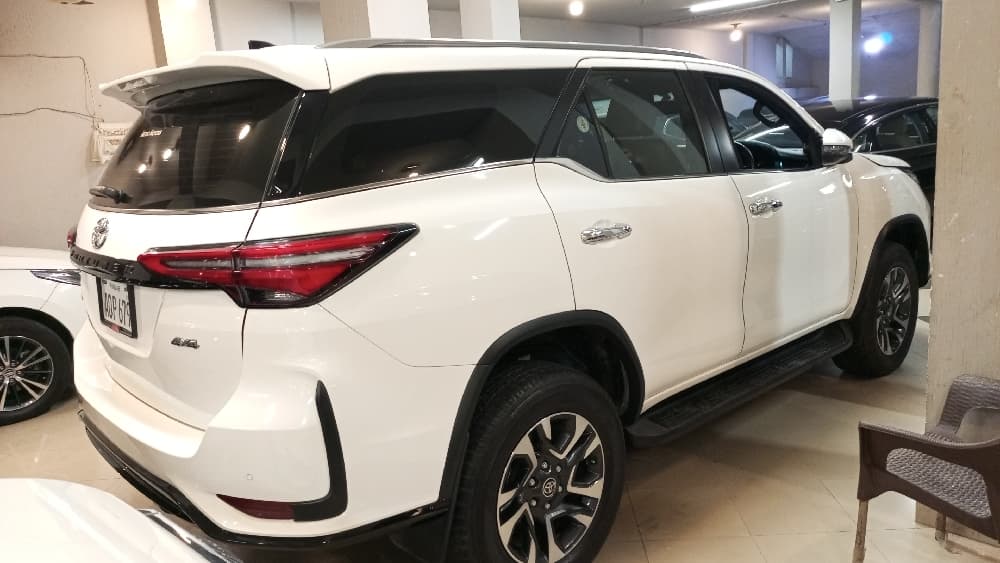 Auction Car 6